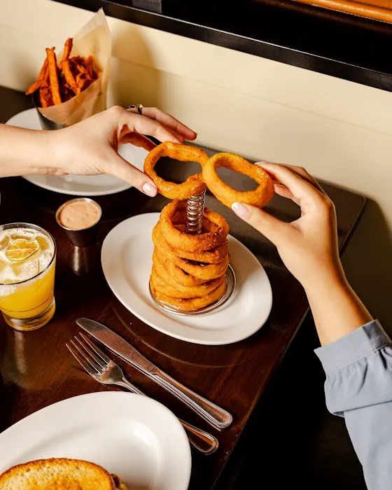 5 Napkin Burger Picture 4