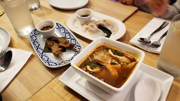 Land Thai Kitchen Picture 2