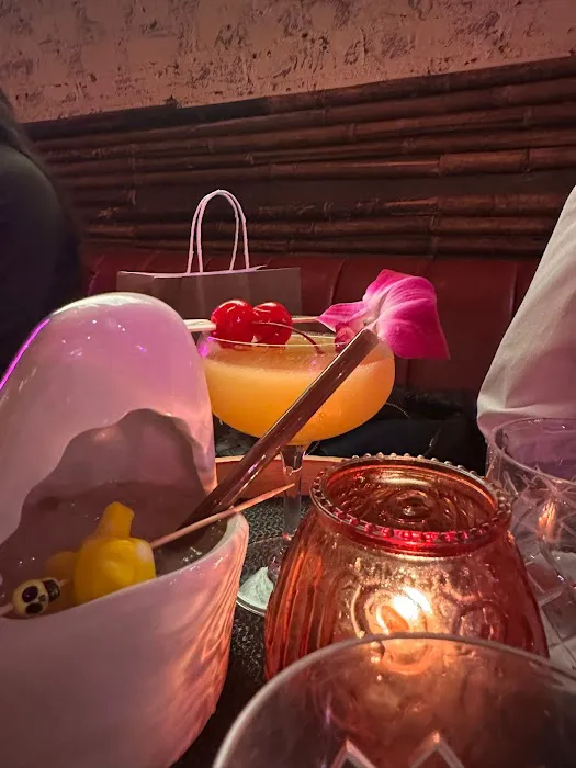 Tiki Chick Picture 6