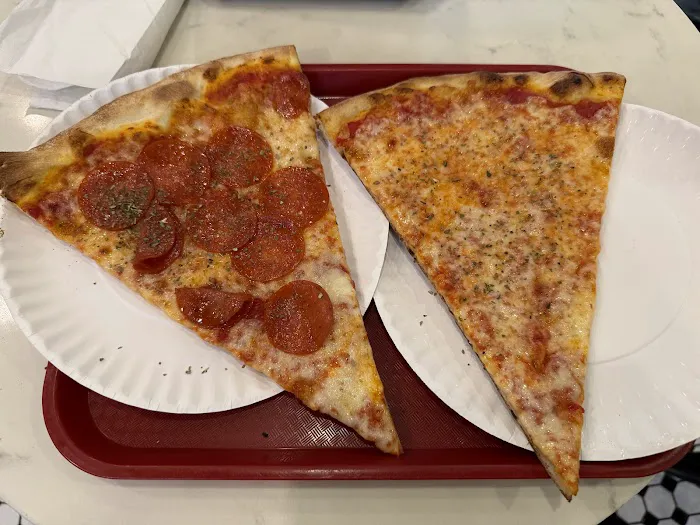 Mimi's Pizza (Broadway) Picture 2