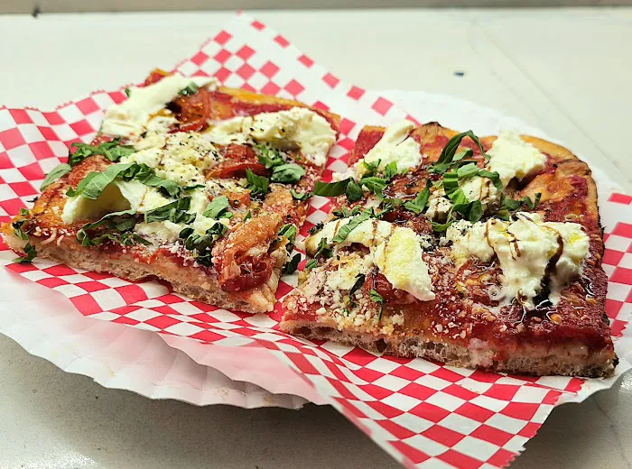 Mimi's Pizza (Broadway) Picture 7