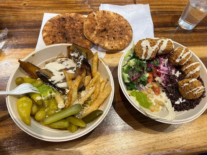 Moshe's falafel Picture 1