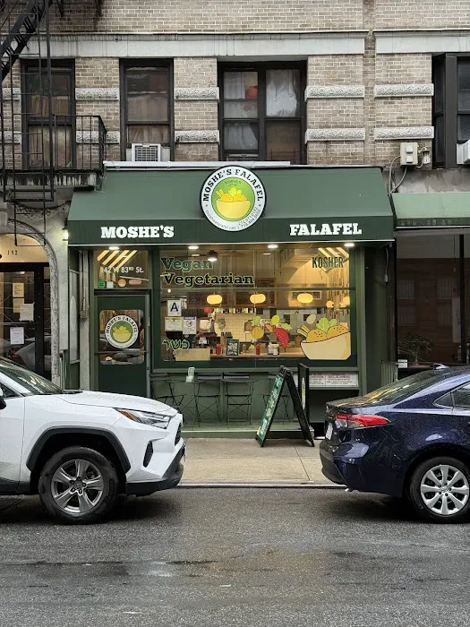 Moshe's falafel Picture 3