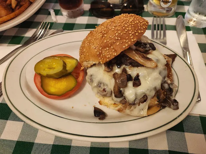 Luke's Bar & Grill Picture 6