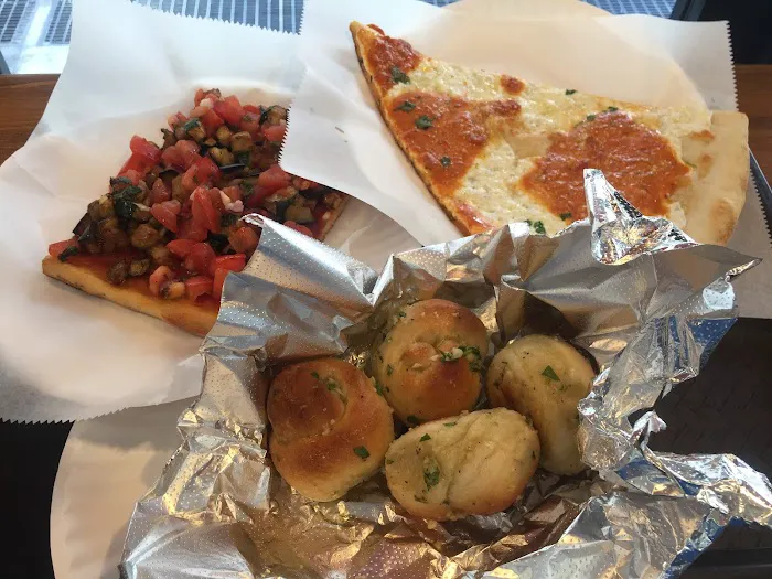Saba's Pizza Picture 2