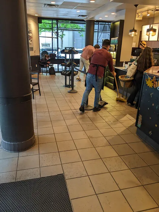 Starbucks Picture 9