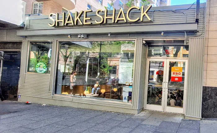 Shake Shack Upper East Side Picture 9