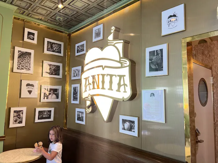 Anita La Mamma del Gelato Picture 5