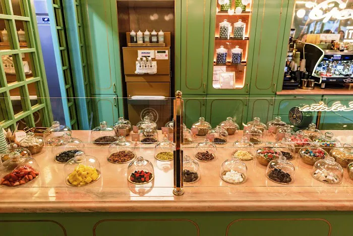 Anita La Mamma del Gelato Picture 1