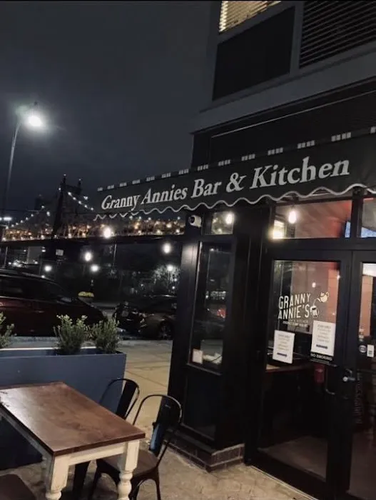 Granny Annie's Bar & Kitchen Picture 6