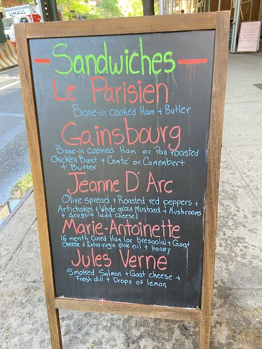 Le Petit Parisien Picture 9