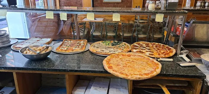 Gino's Pizza Picture 2