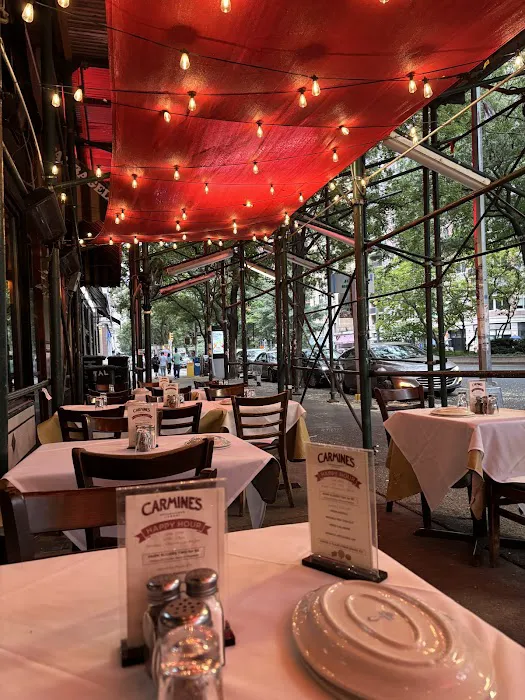 Carmine's - Upper West Side Picture 5