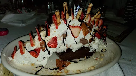 Carmine's - Upper West Side Picture 9