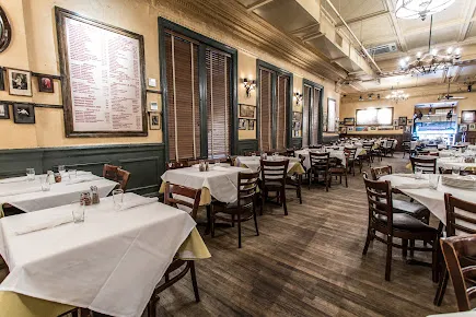 Carmine's - Upper West Side Picture 8