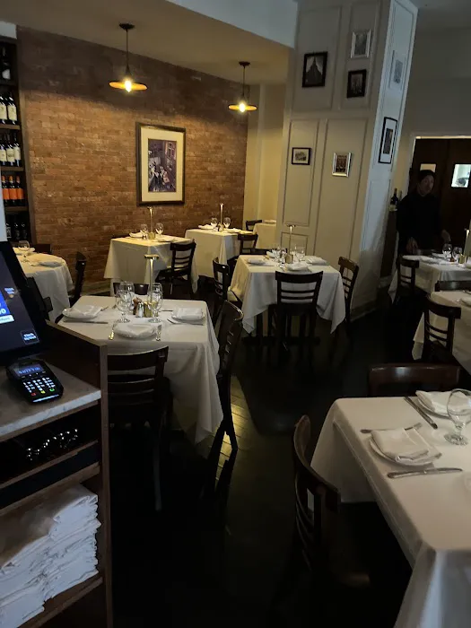 Trattoria iL Gusto Wine Bar Picture 10