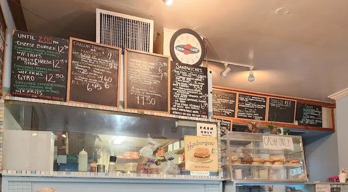 Mila Cafe Picture 2