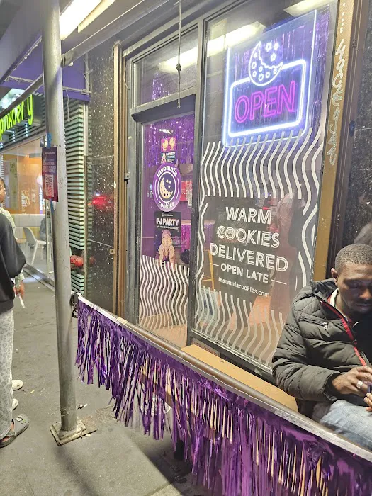 Insomnia Cookies Picture 7