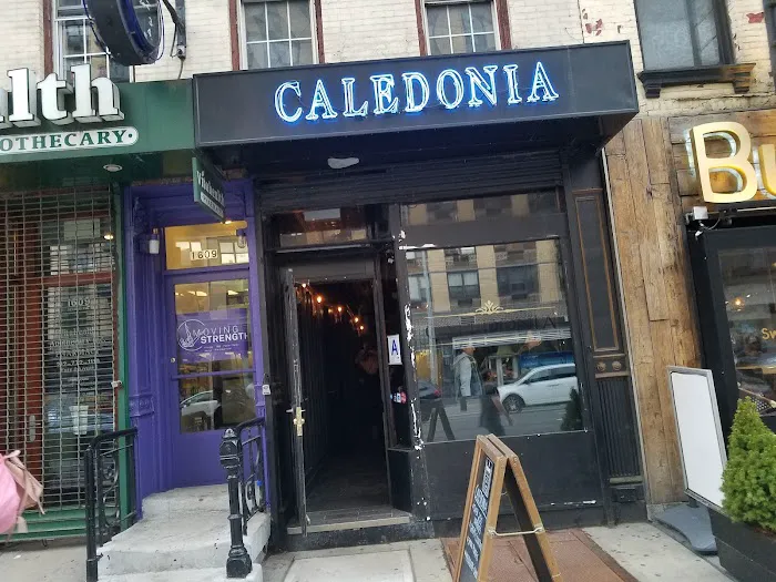 Caledonia Bar Picture 5