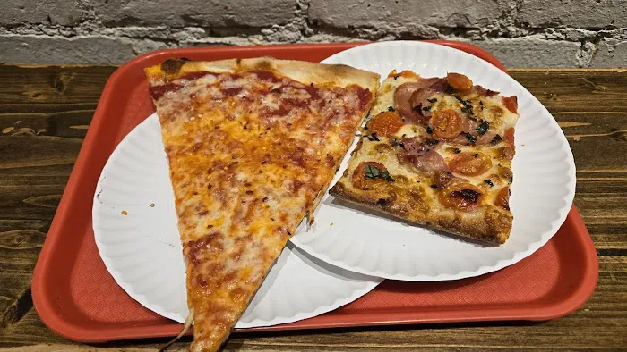 Mimi's Pizza (3rd Ave & 86th) Picture 2