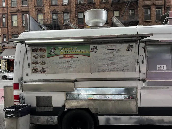Tacos y Quesadillas Picture 10