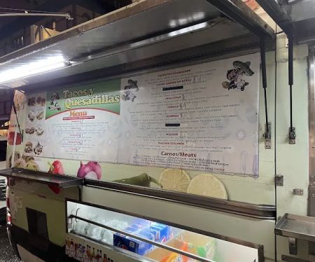 Tacos y Quesadillas