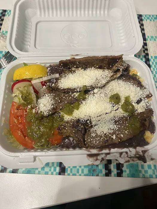 Tacos y Quesadillas Picture 4