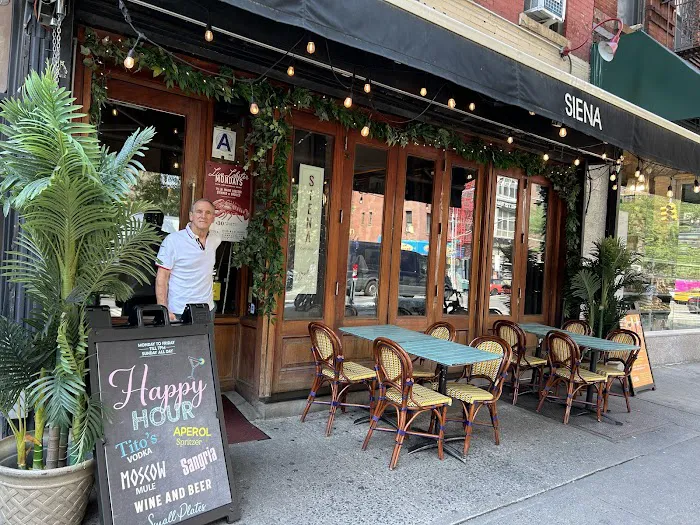 Siena Cafe • Italian • Bar • Restaurant Picture 3