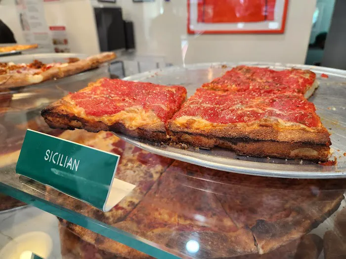 Lucia Pizza Of UES Picture 10