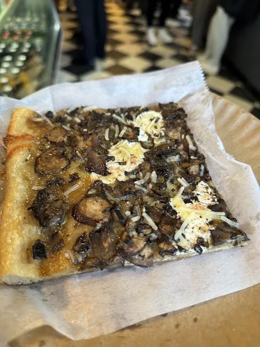 Williamsburg Pizza Picture 2
