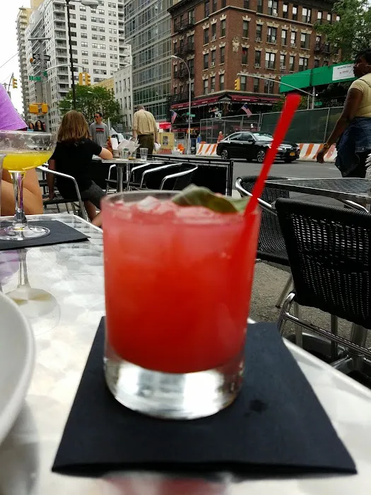 Ethyl's Bar & Restaurant Picture 5
