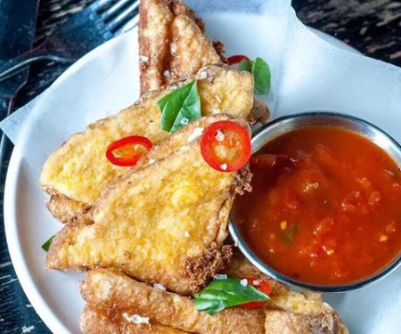 Ethyl's Bar & Restaurant