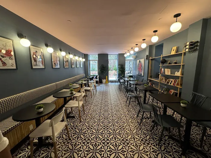 Madame Bonté Café Picture 7