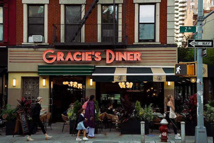 Gracie's Diner Picture 5