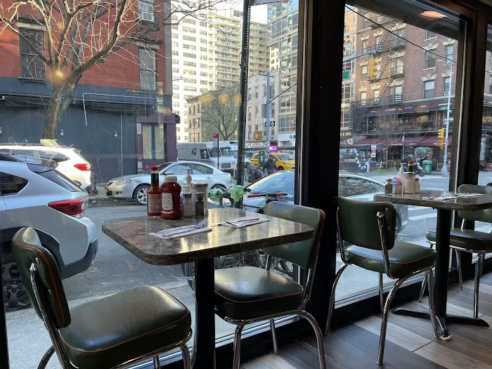 Gracie's Diner Picture 10