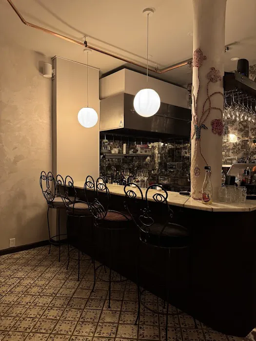 Bar Florine Picture 8