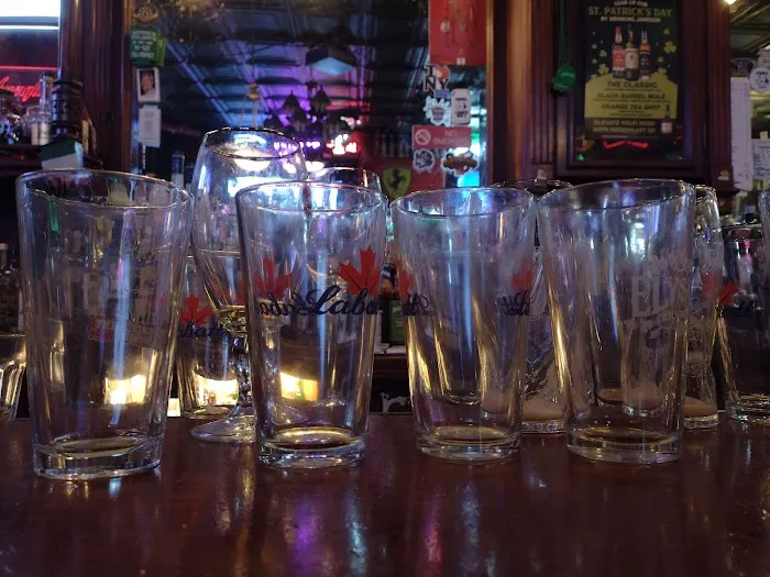 Bailey's Corner Pub Picture 4