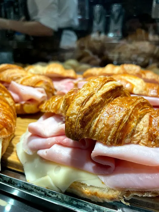 Charlotte Cafe Picture 3