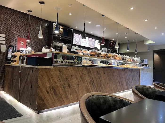 Charlotte Cafe Picture 6