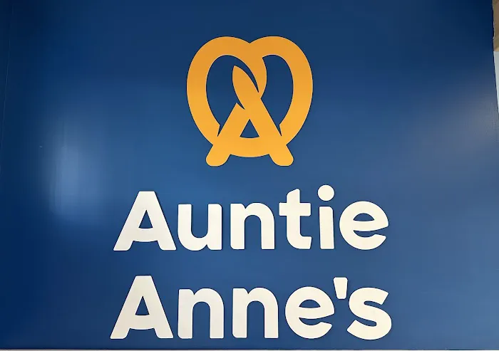 Auntie Anne's/Carvel Express Picture 5