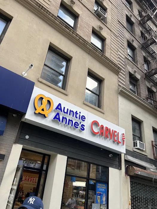 Auntie Anne's/Carvel Express Picture 6