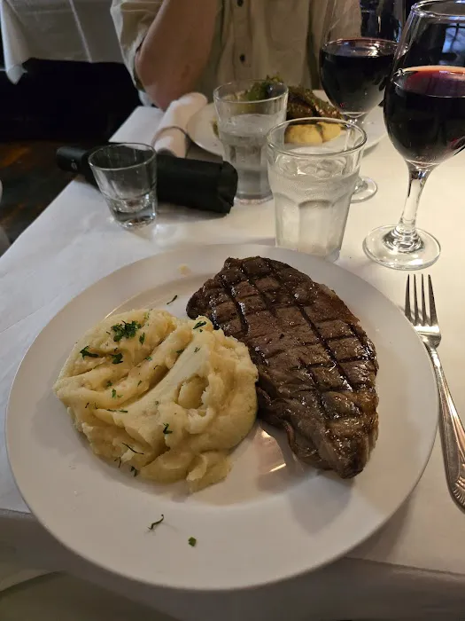 Talia's Steakhouse and Bar Picture 6