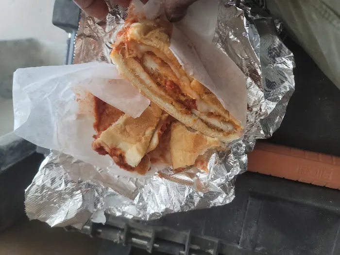Paul Saini Deli Grocery Picture 1