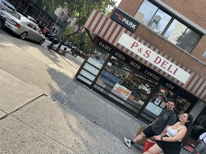 Paul Saini Deli Grocery Picture 10