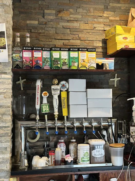 Red's Coffee & Bakery Picture 4
