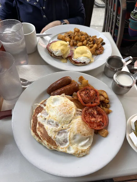 Midnight Express Diner Picture 7