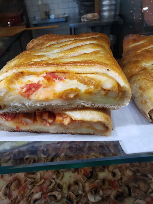 Famous Famiglia Pizzeria Picture 7