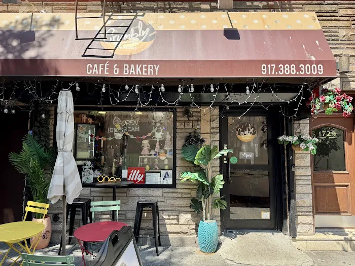 Crumbly Cafe & Bakery Picture 4