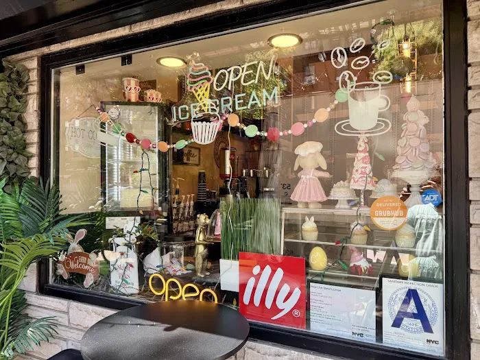 Crumbly Cafe & Bakery Picture 6