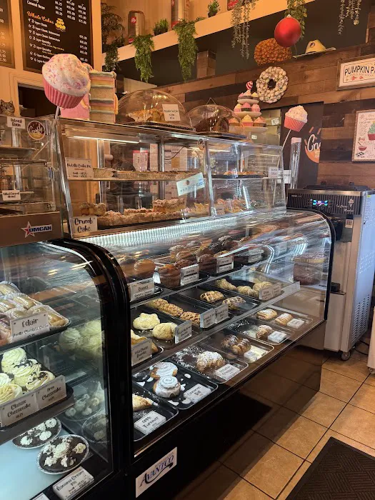 Crumbly Cafe & Bakery Picture 5